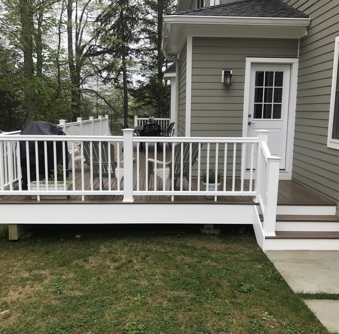 Instalación de Siding y Deck